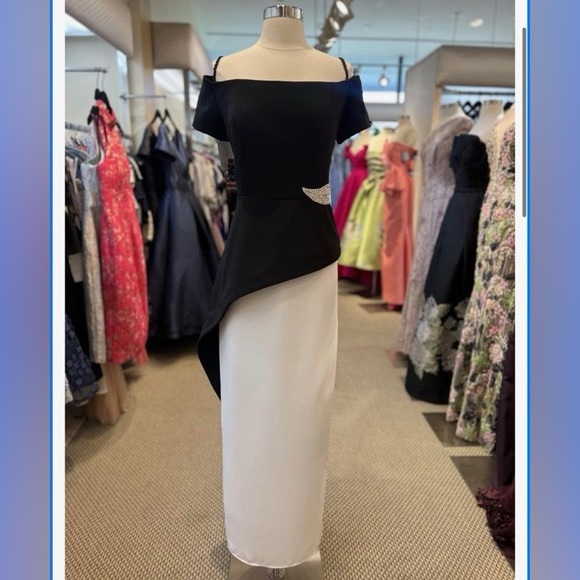 Black and White gown- Ideas by Barbara; Size Small 2-4 - Picture 1 of 4